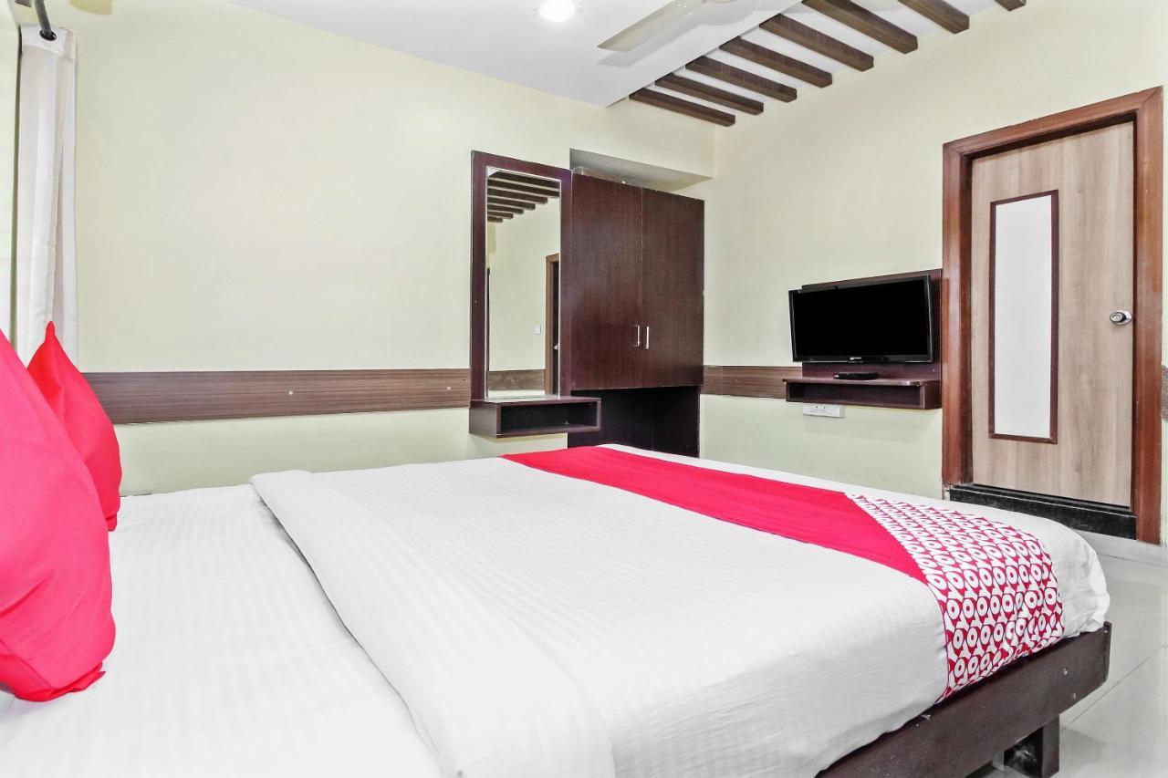 Oyo 30537 Hotel Megharaj Bijapur  Ngoại thất bức ảnh