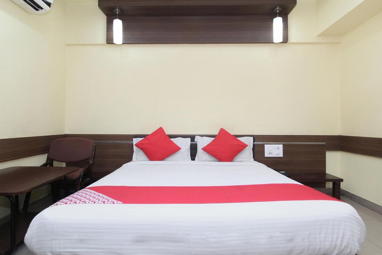 Oyo 30537 Hotel Megharaj Bijapur  Ngoại thất bức ảnh