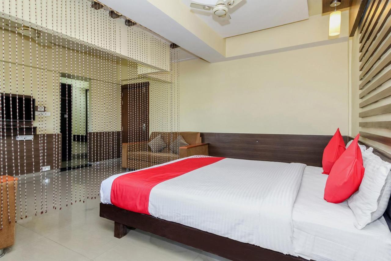 Oyo 30537 Hotel Megharaj Bijapur  Ngoại thất bức ảnh