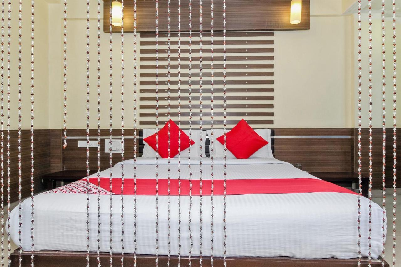 Oyo 30537 Hotel Megharaj Bijapur  Ngoại thất bức ảnh