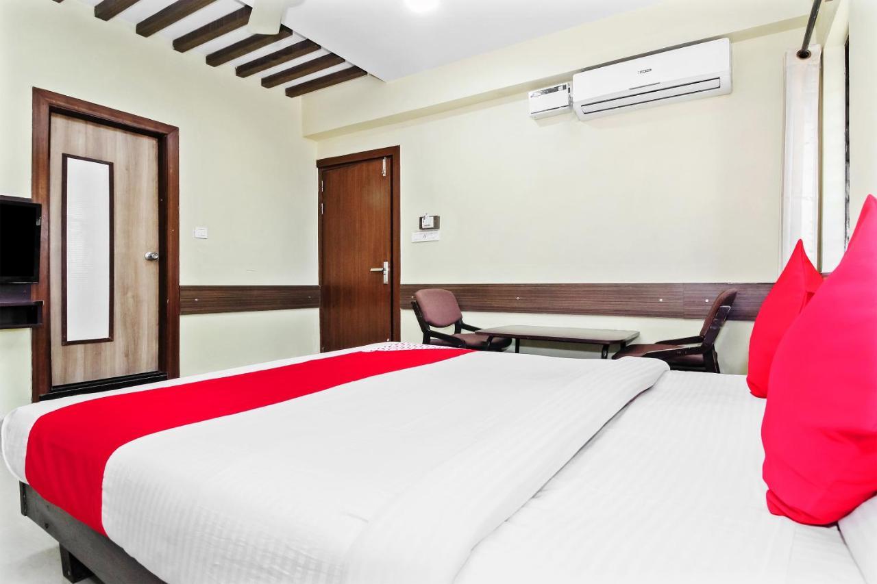 Oyo 30537 Hotel Megharaj Bijapur  Ngoại thất bức ảnh